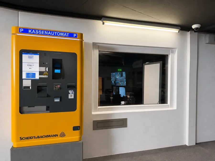 Kassenautomat im Untergeschoss des Parkhauses